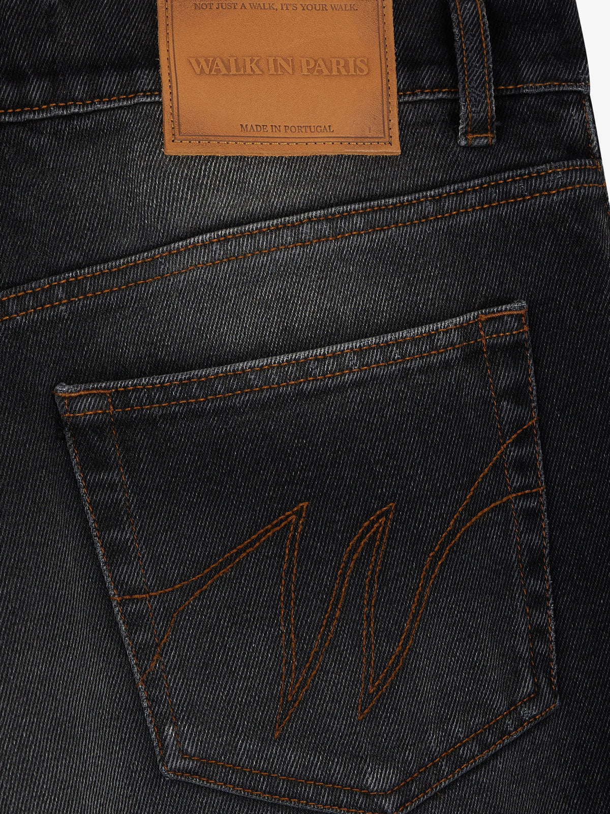 Le pantalon baggy en denim noir délavé