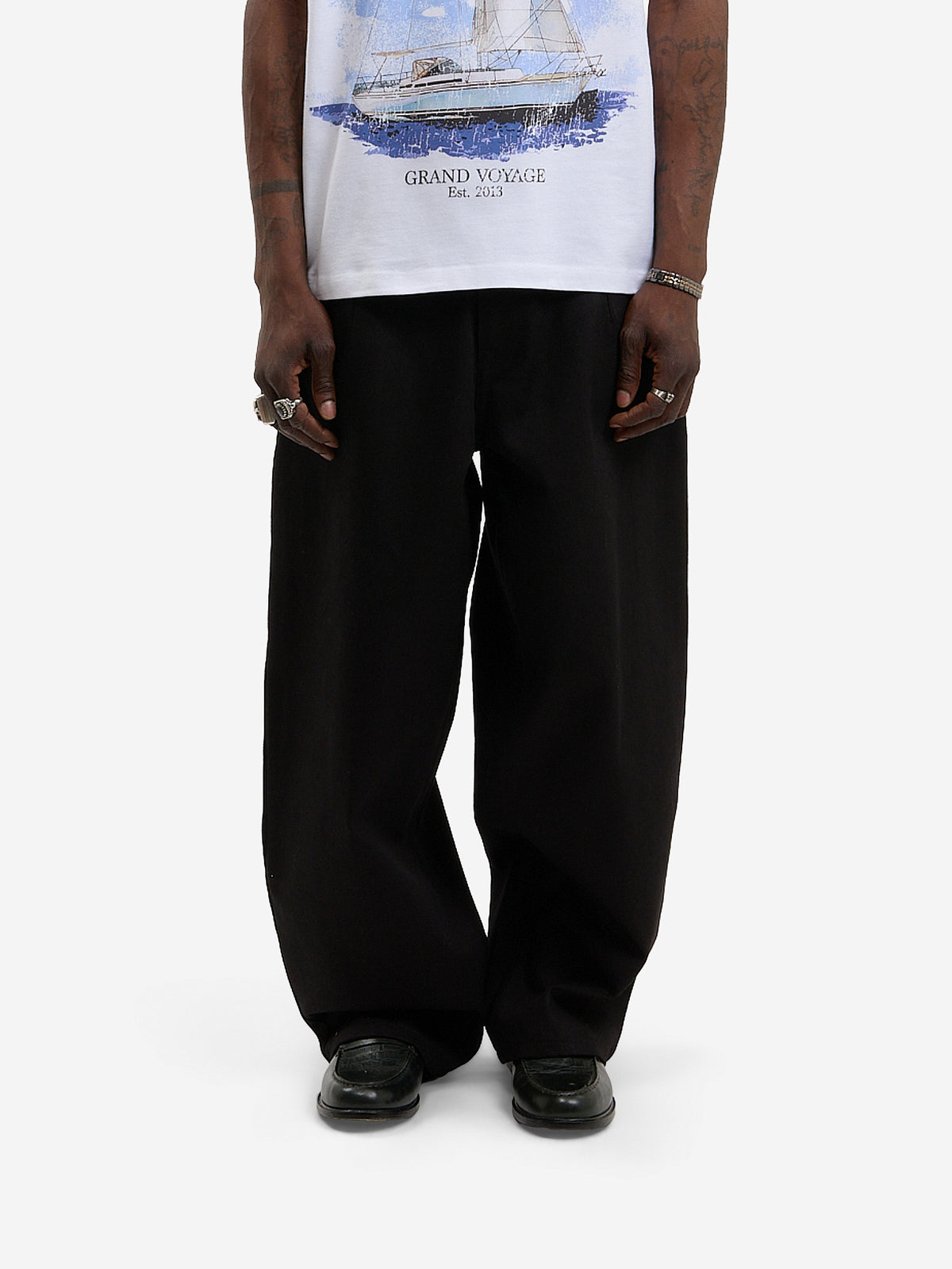Le pantalon ballon noir en coton
