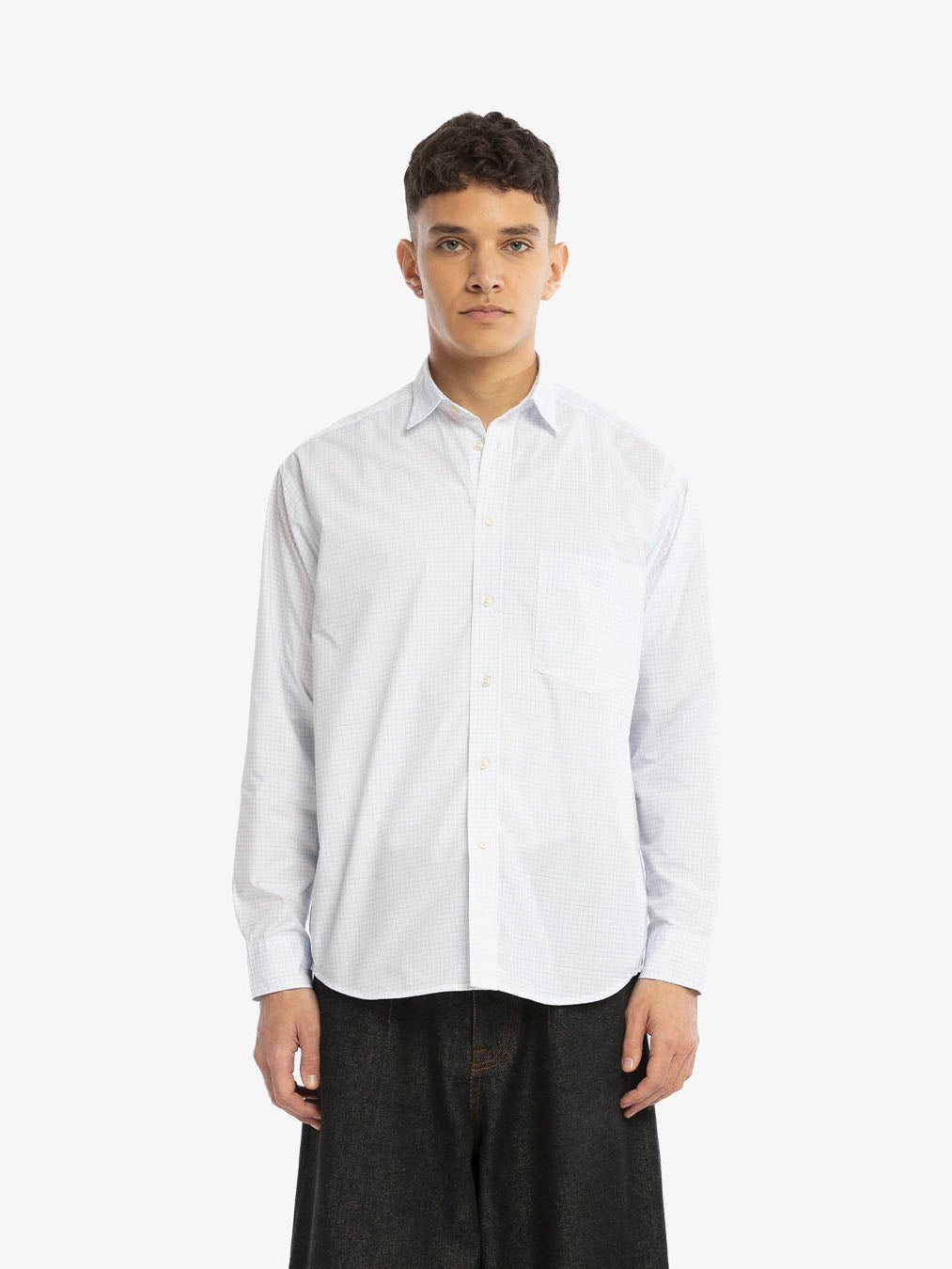 The long-sleeved checked shirt