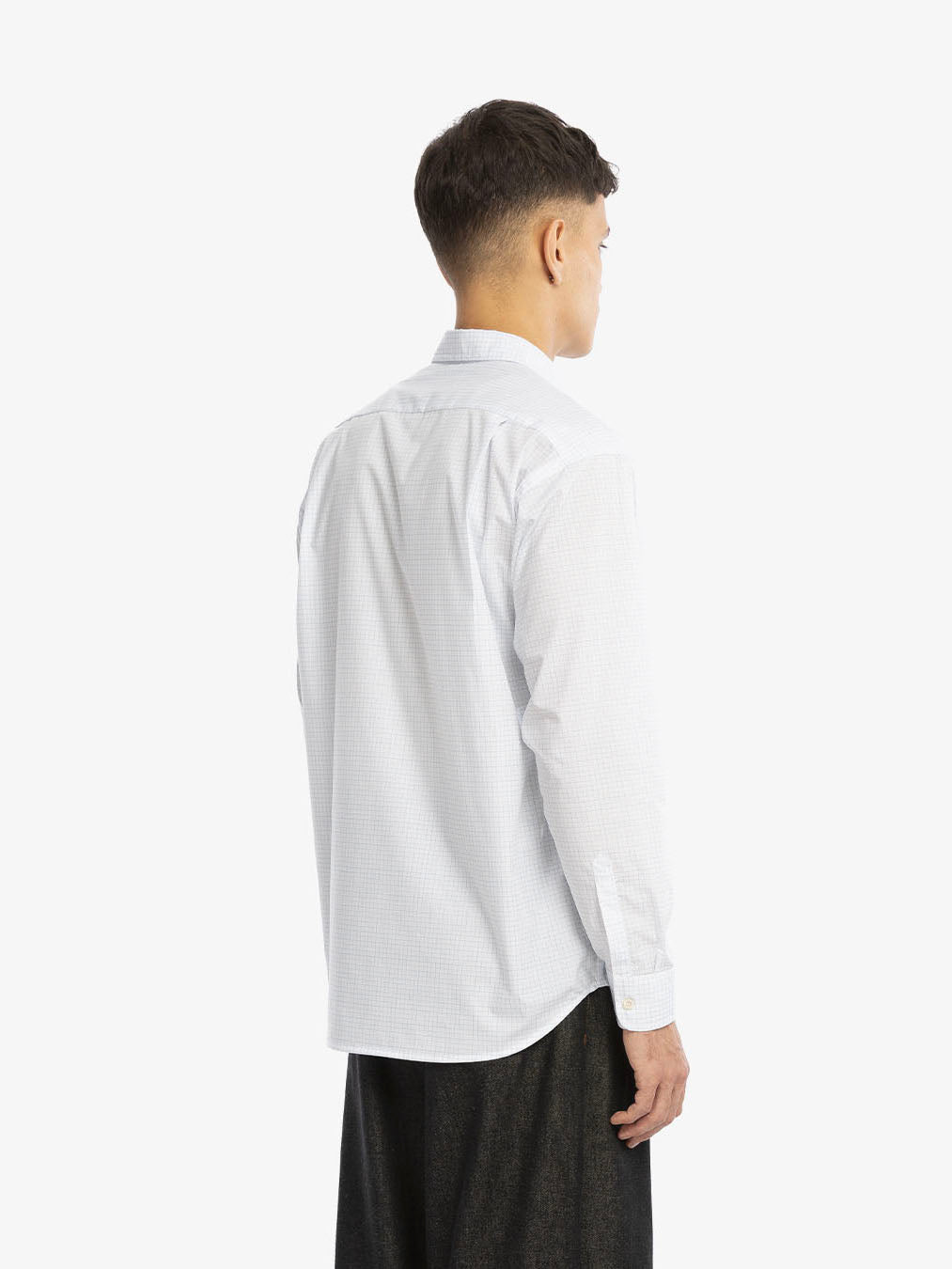 The long-sleeved checked shirt