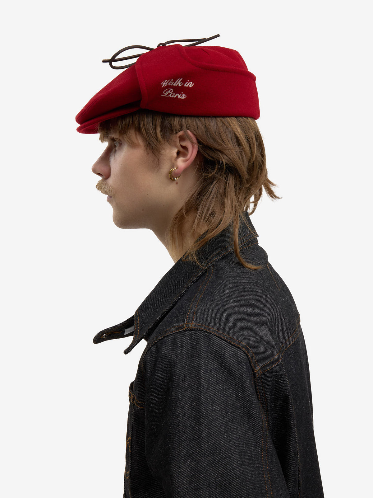 Le béret Sherlock rouge
