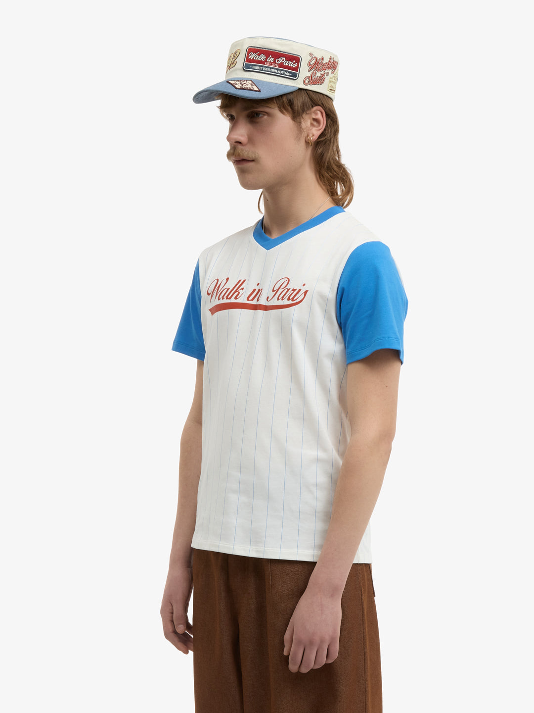 Le t-shirt col V Cleveland