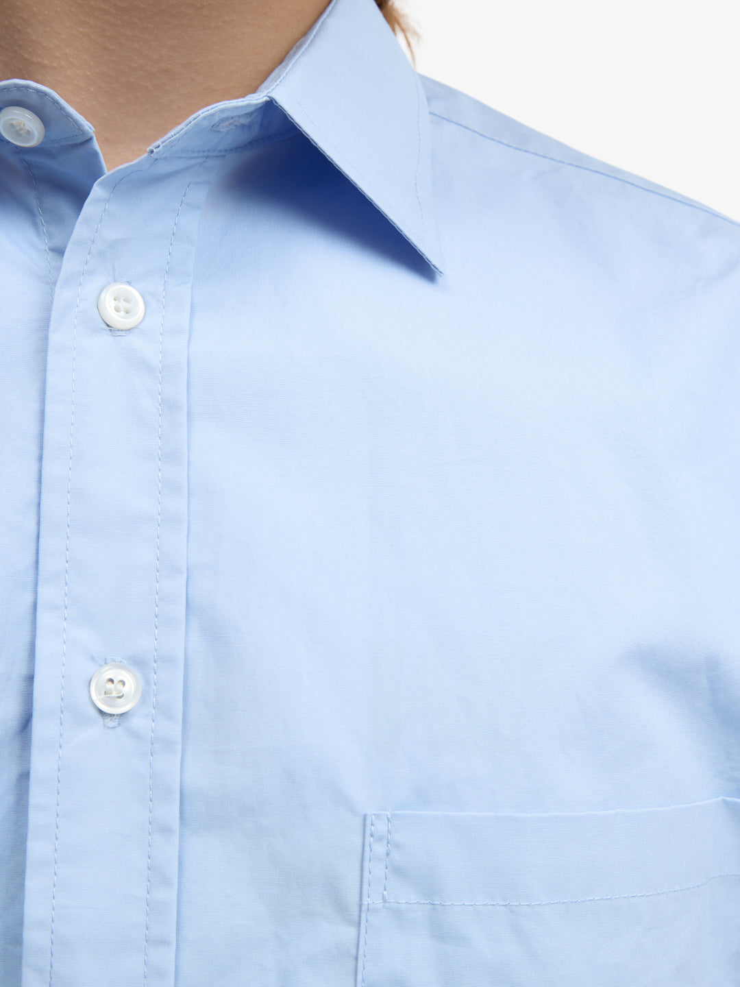 La chemise bleue classique