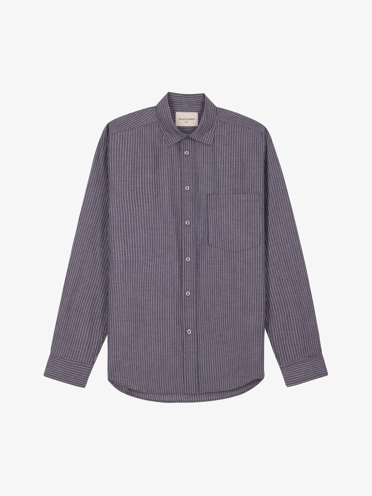 La chemise grise à rayures