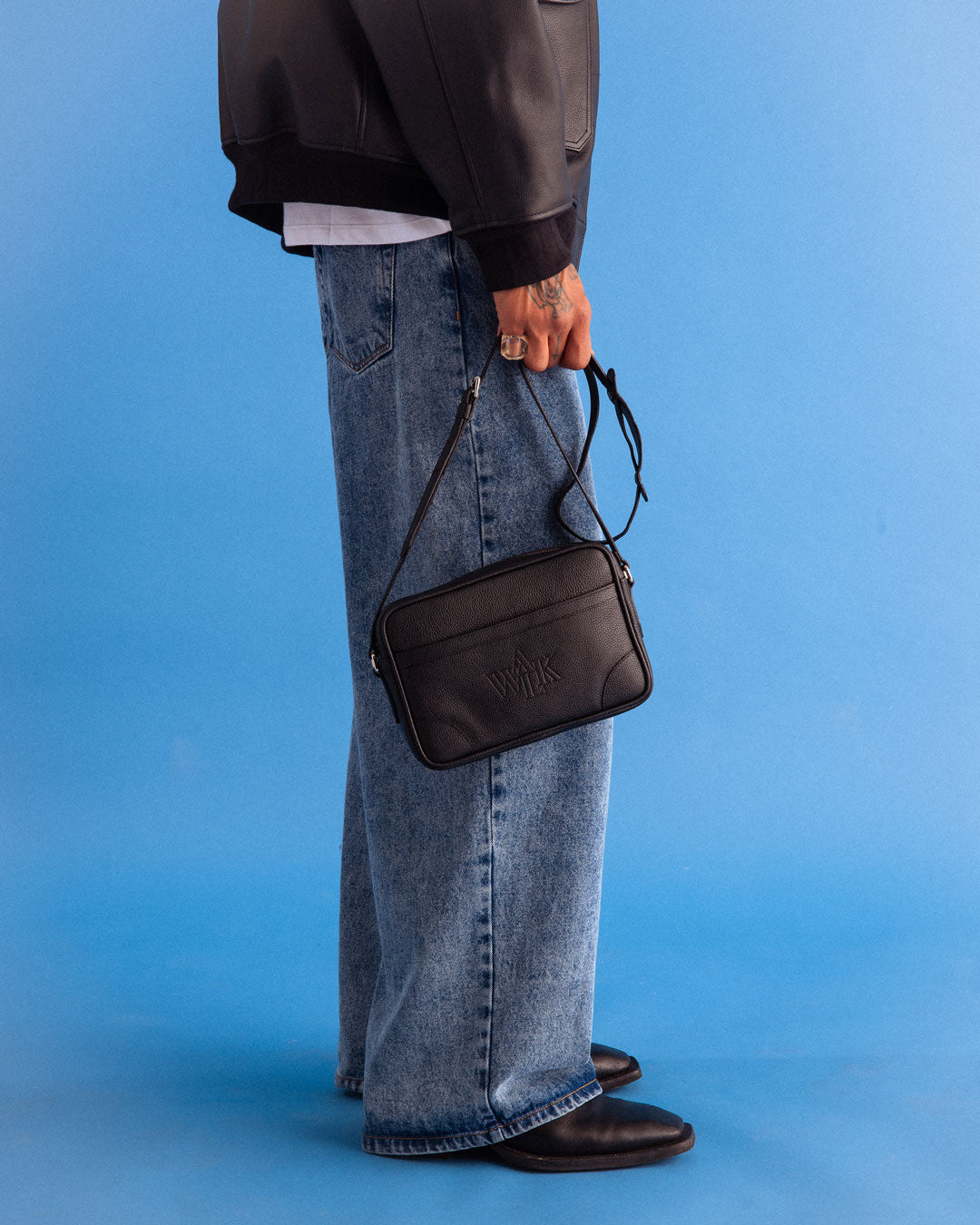 THE BLACK LEATHER BAG