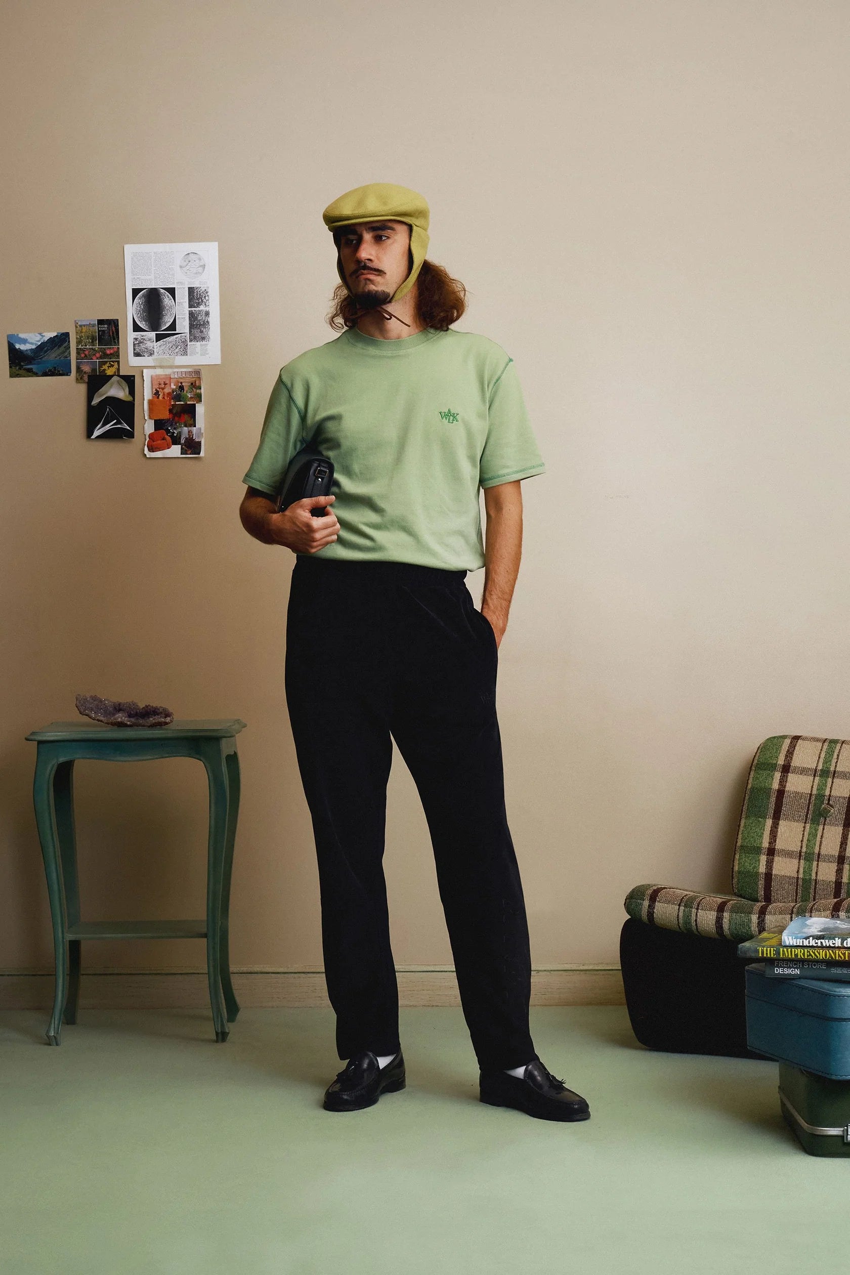 THE BLACK VELVET SWEATPANTS 2