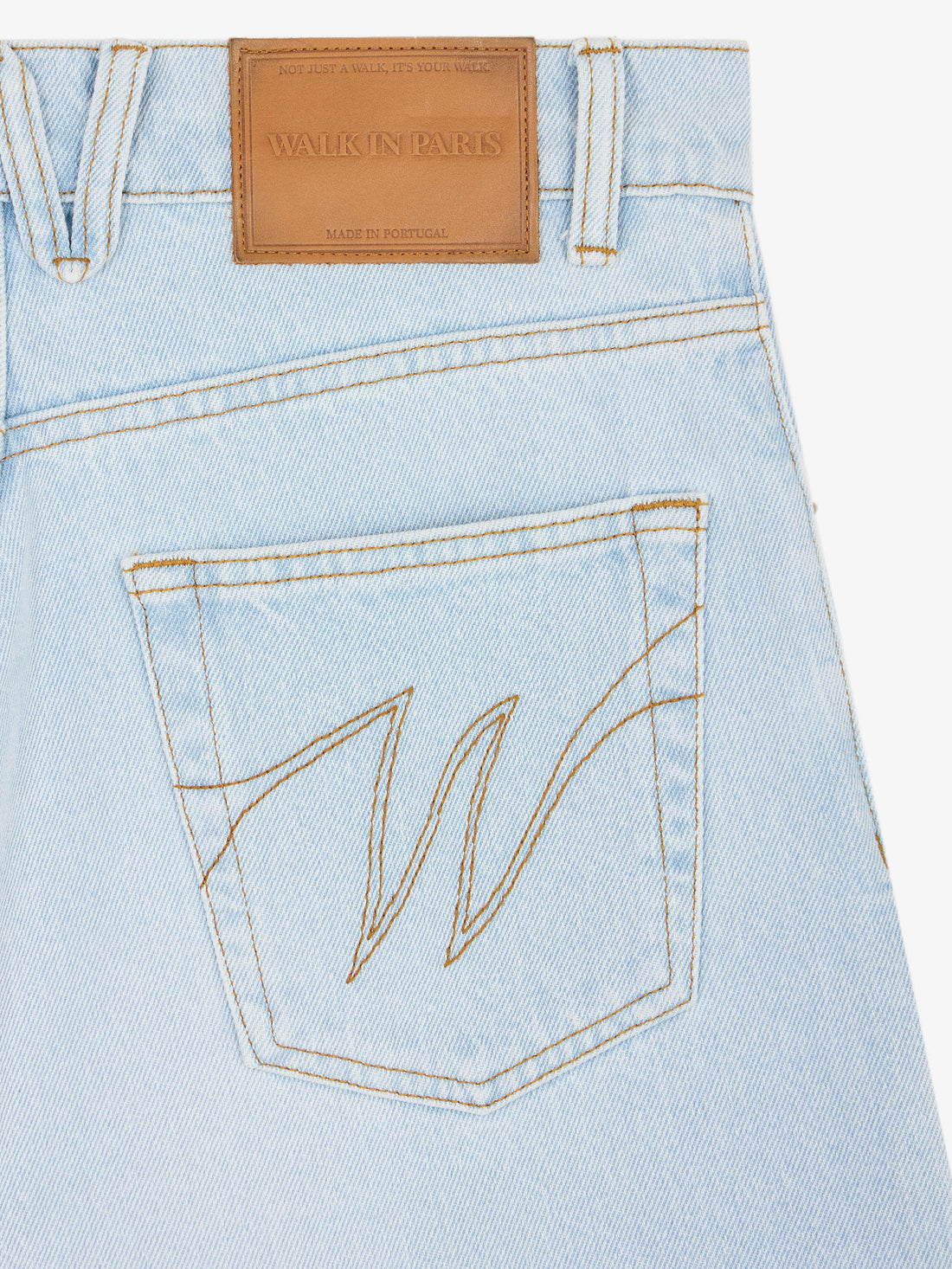 Le short ballon en denim clair délavé
