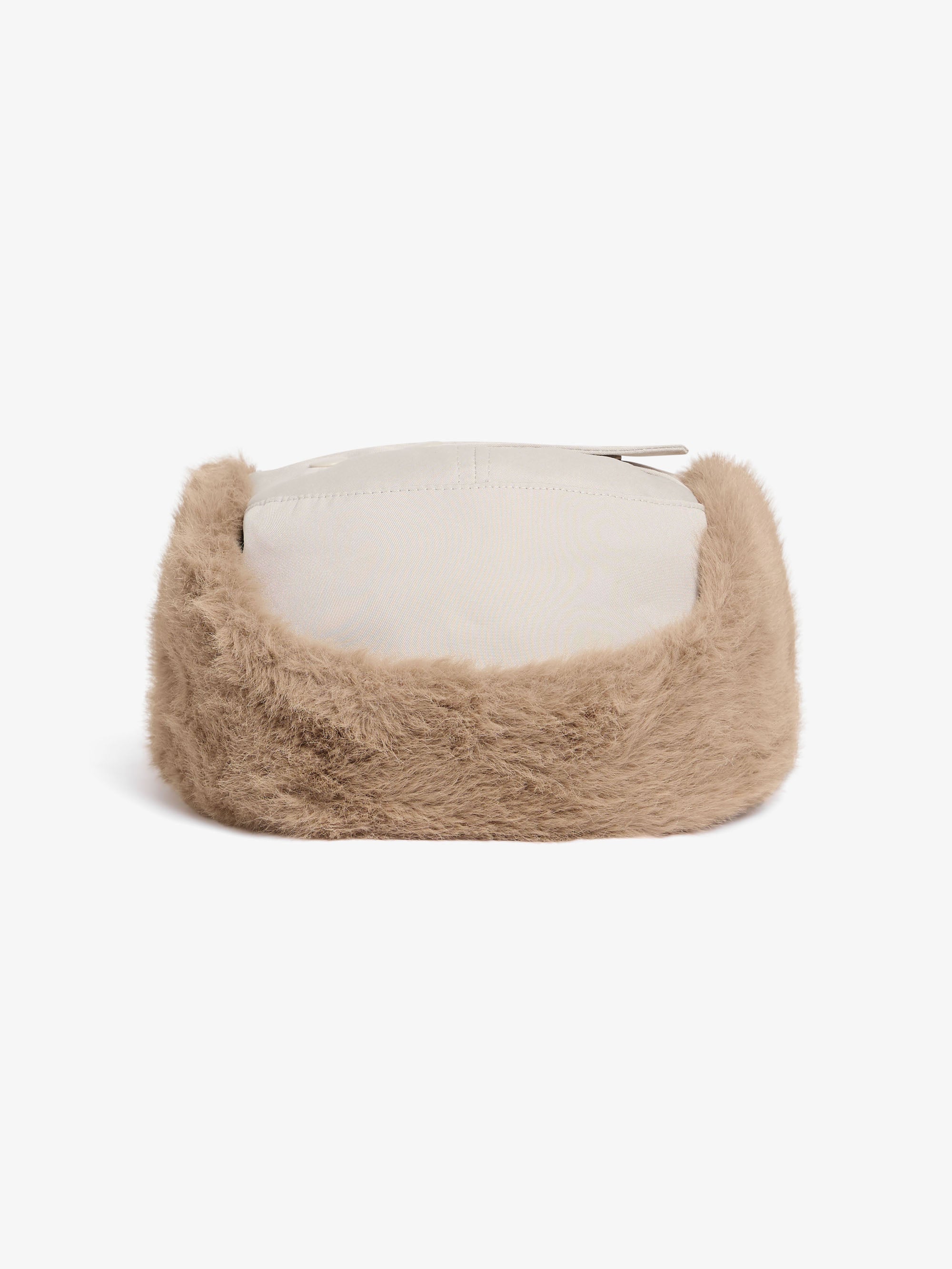 The beige Trapper cap 3