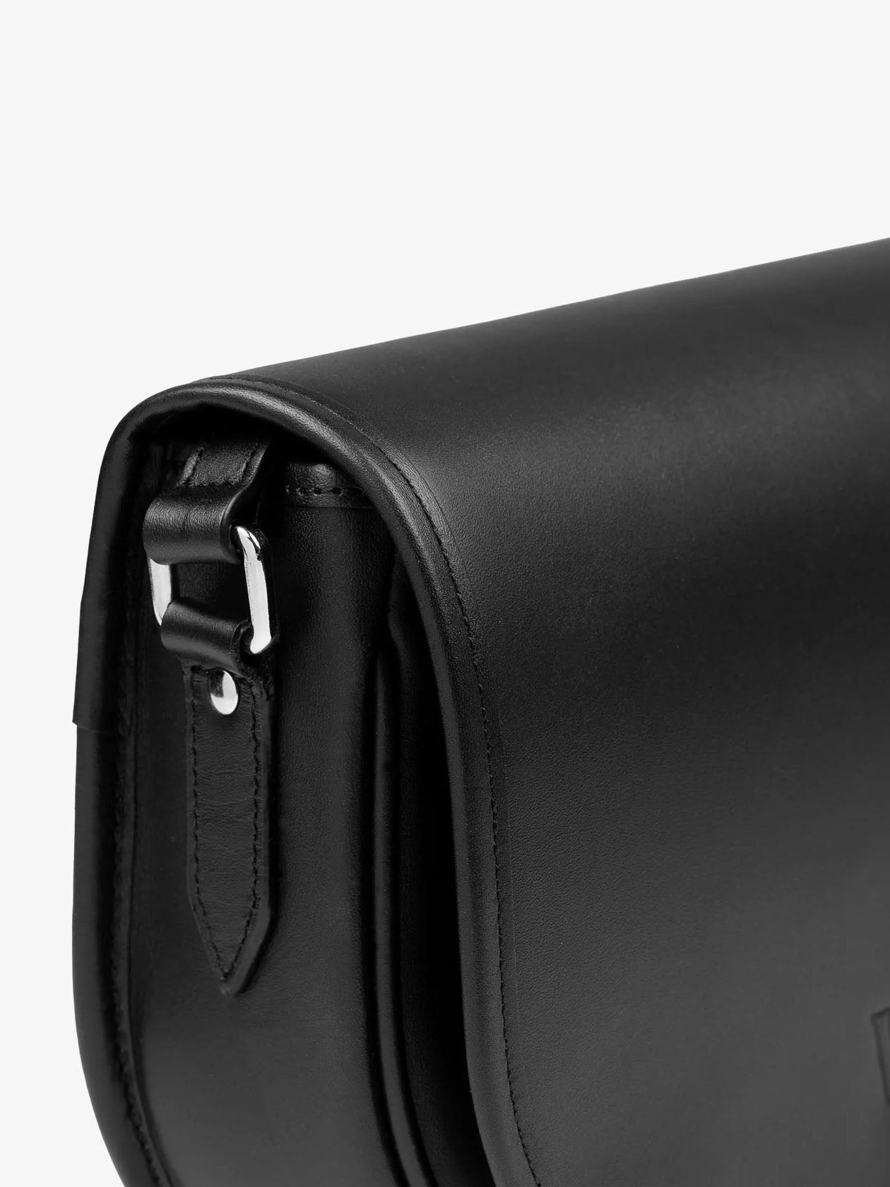 THE BLACK LEATHER BAG 2