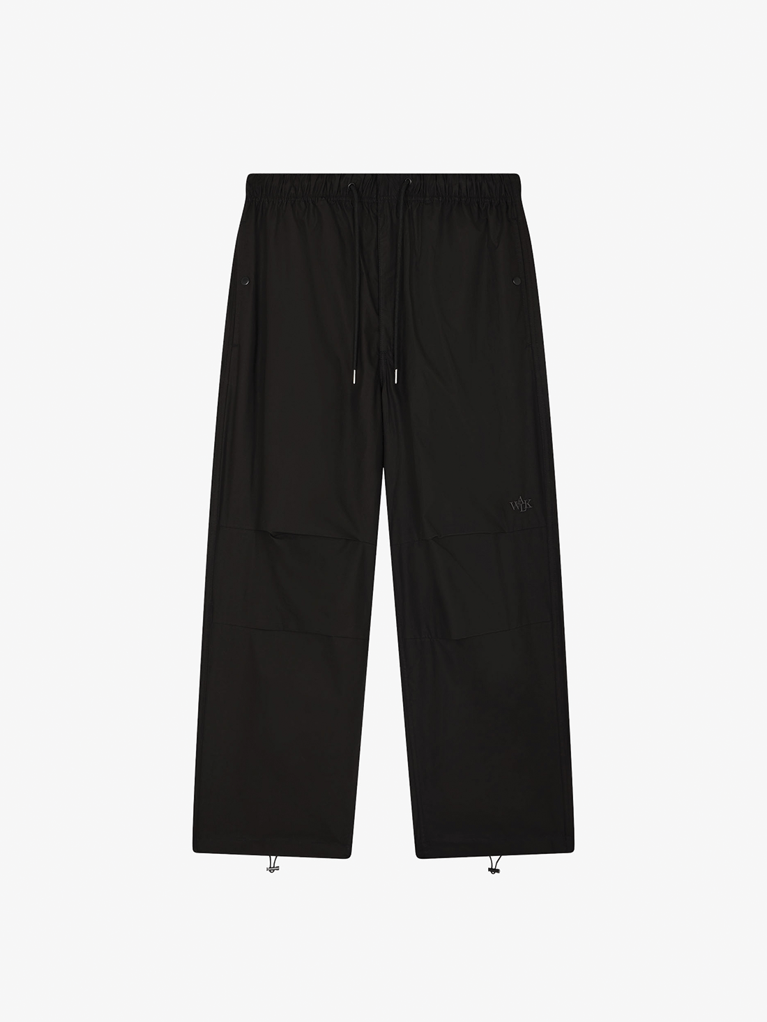 Le pantalon parachute noir