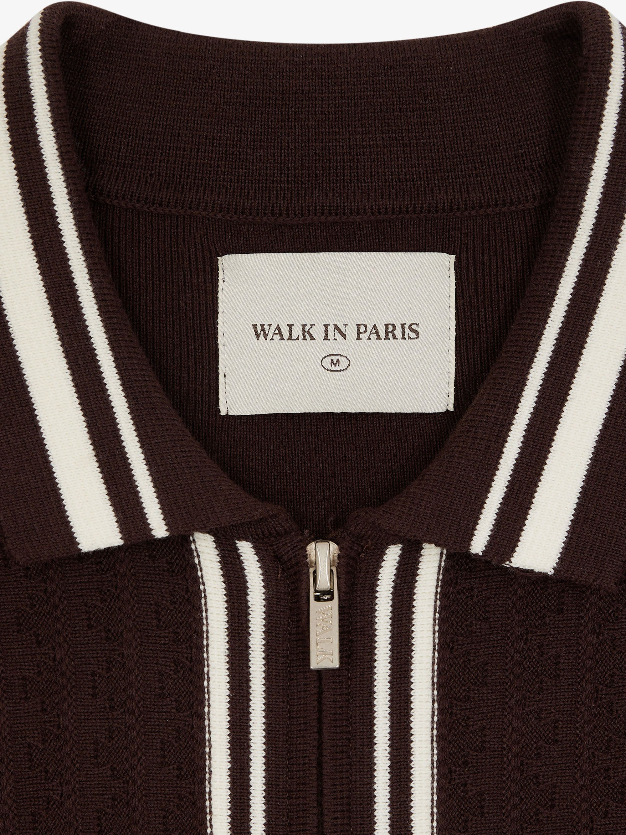 The brown long-sleeved cardigan 5