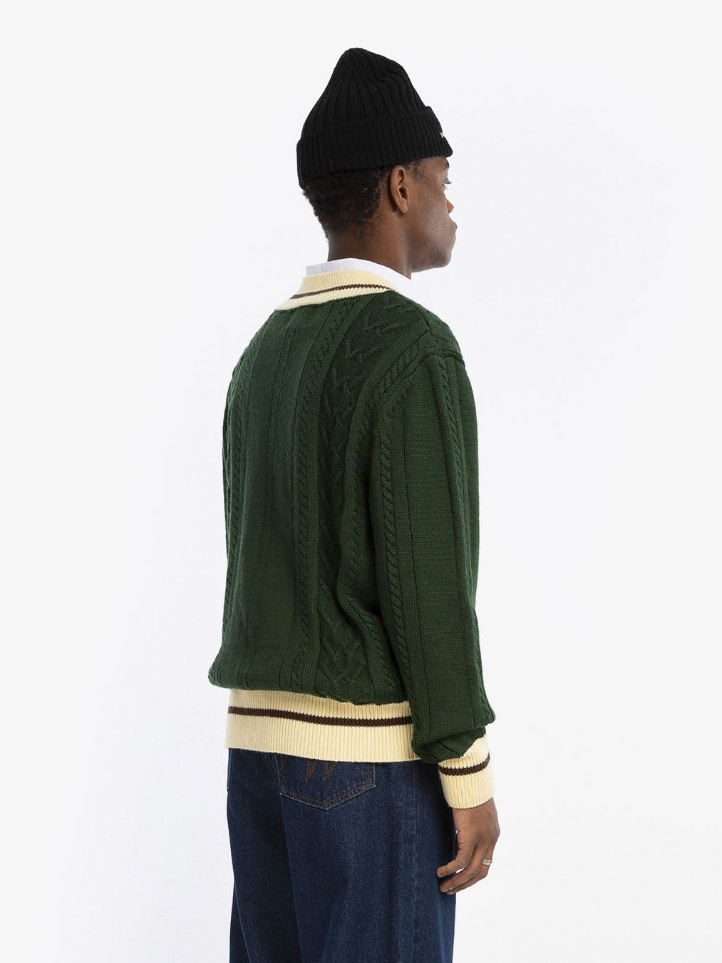 The green knitted sweater 5