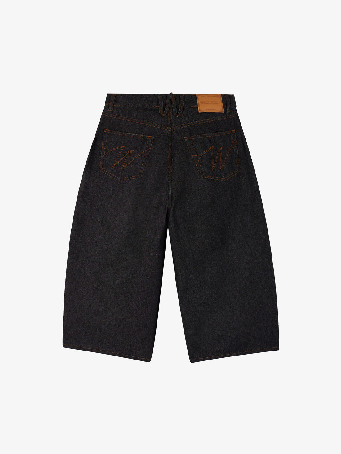 Le short ballon en denim brut