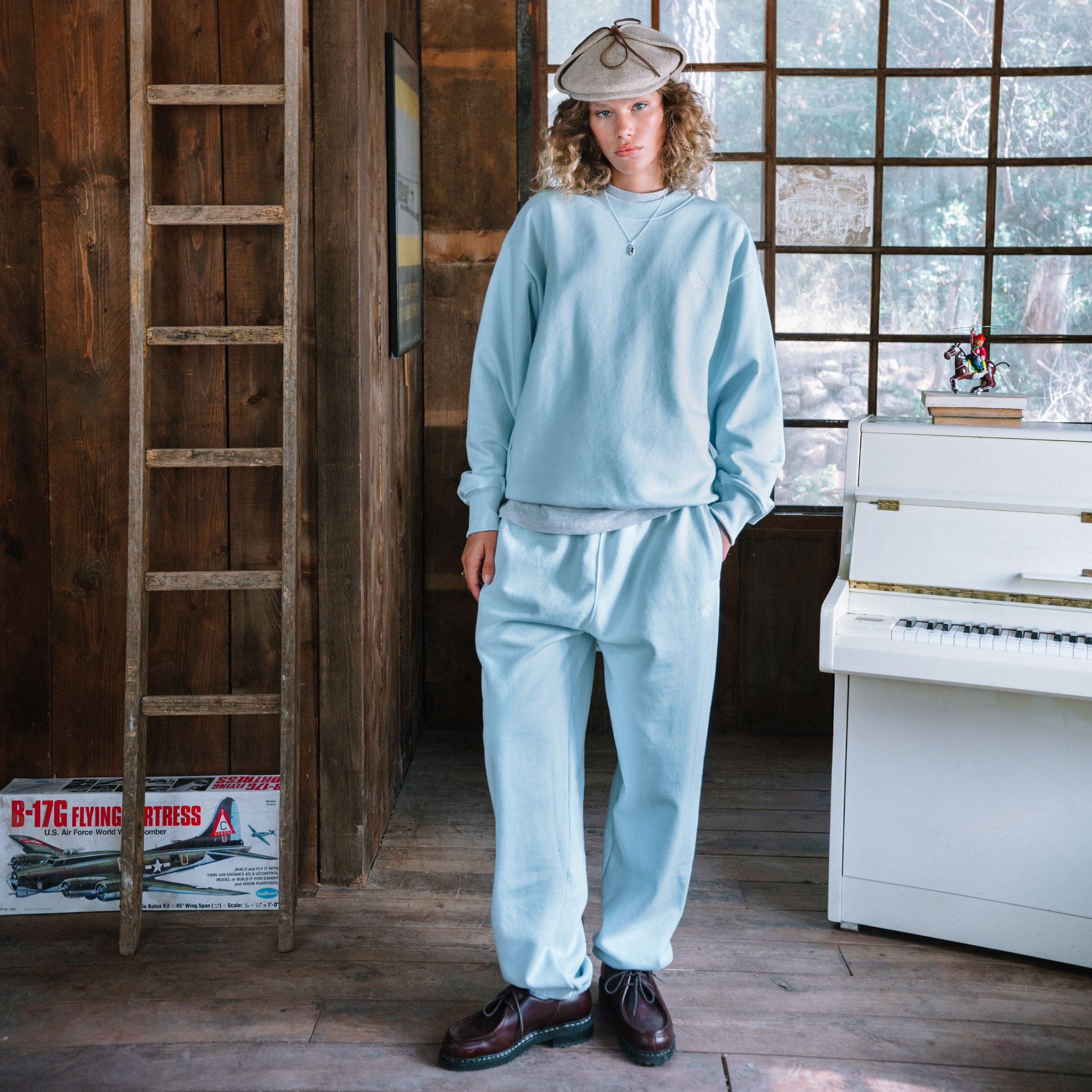 The blue sky jogging pants 1