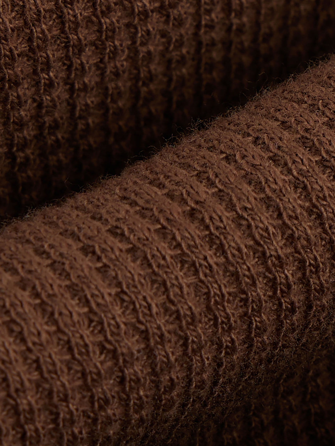 Le débardeur marron brodé