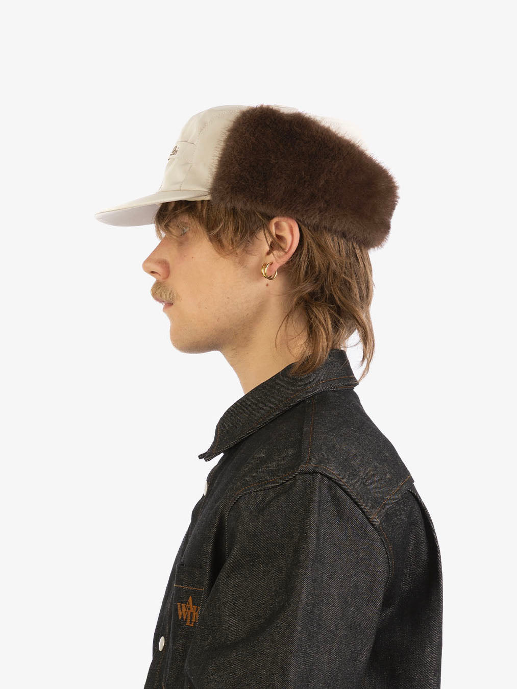 The beige Trapper cap 5