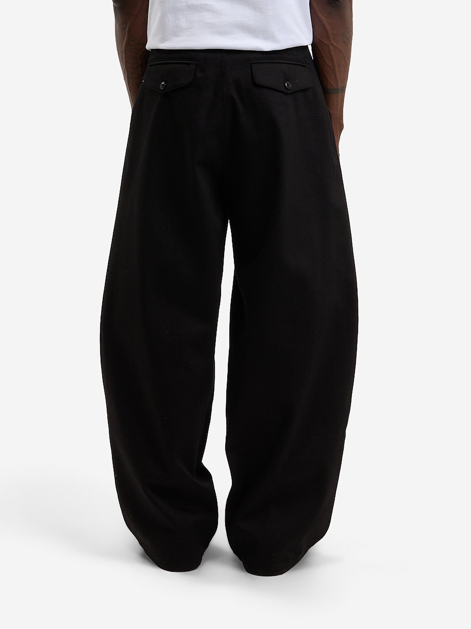 Le pantalon ballon noir en coton 7