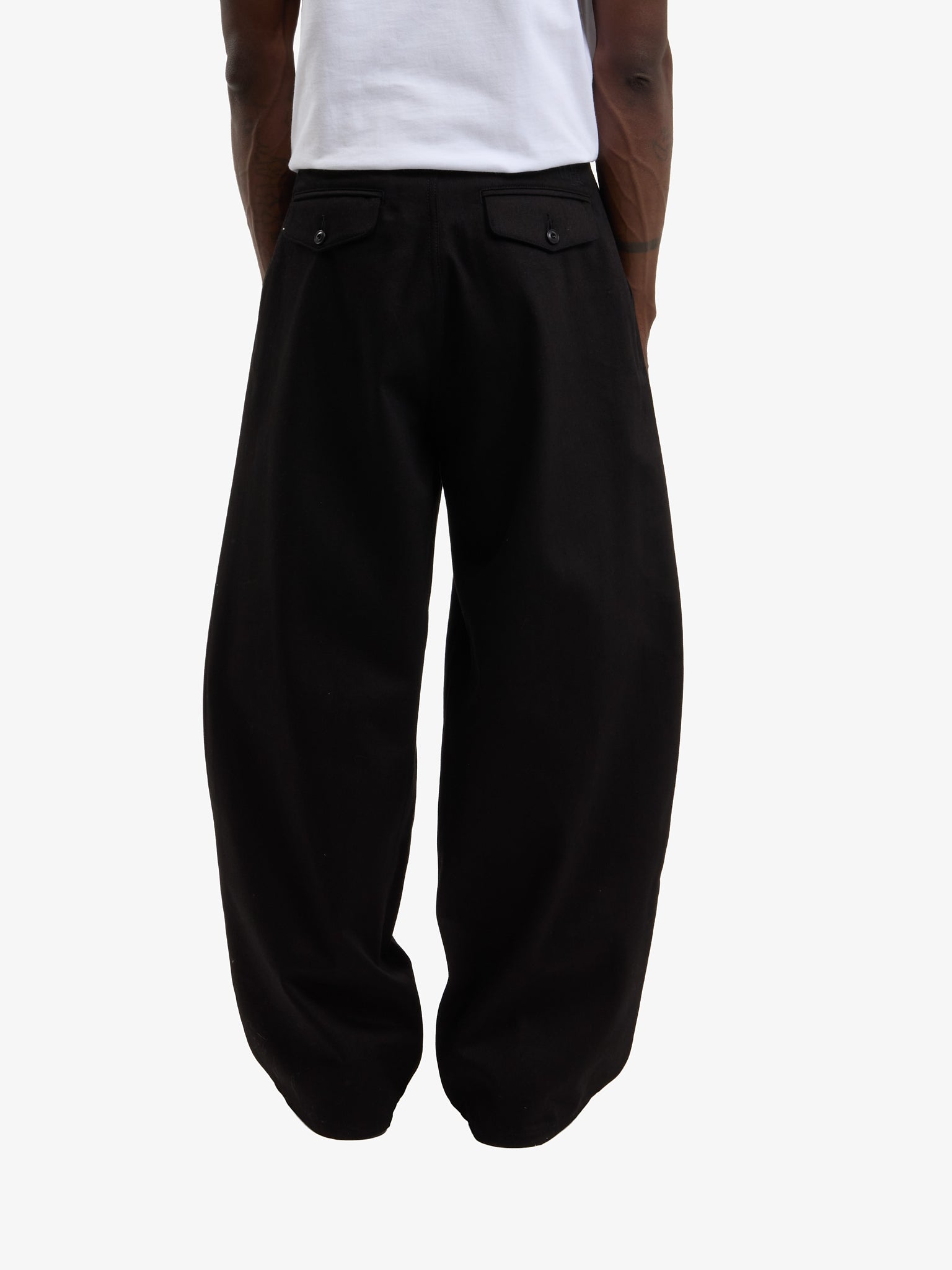 Le pantalon ballon noir en coton 5