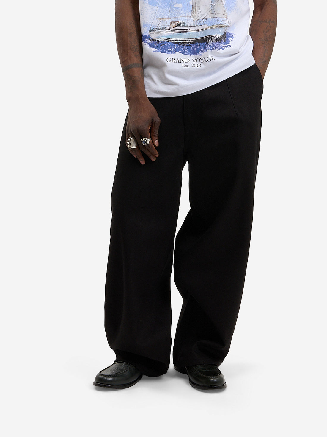Le pantalon ballon noir en coton
