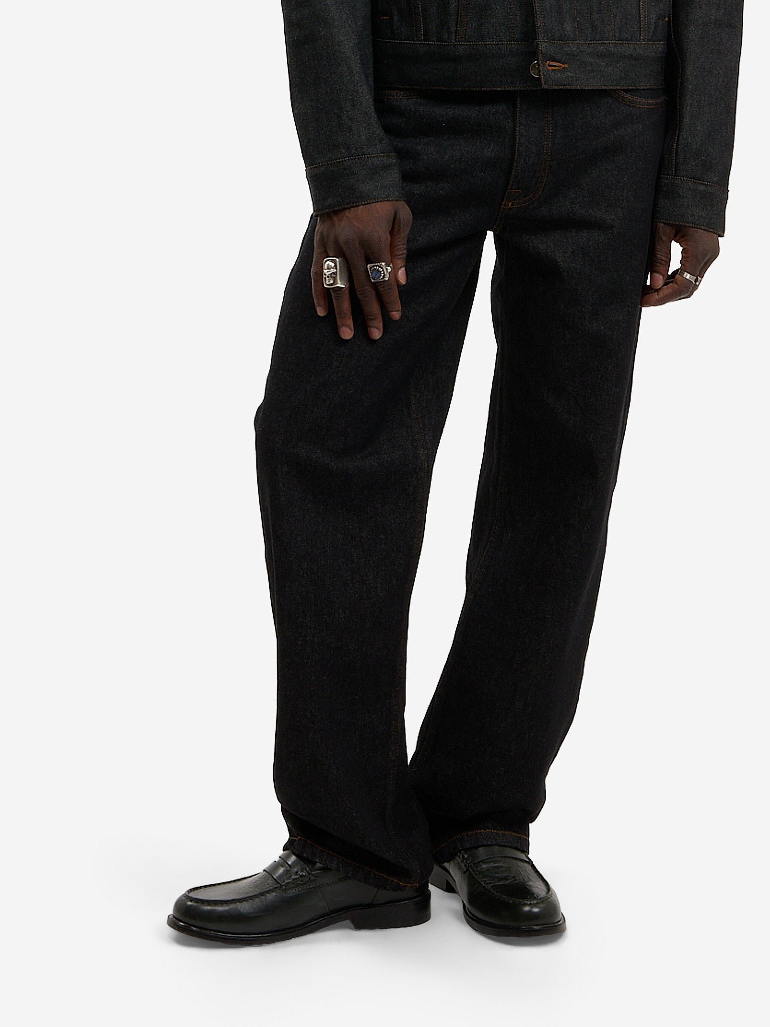 Le pantalon regular en denim brut 3