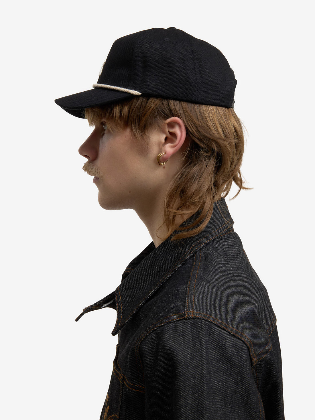 The black Signature cap