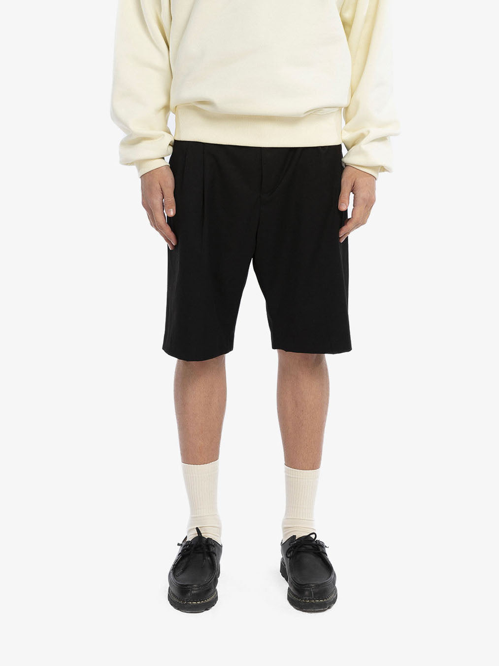 Le short de costume noir