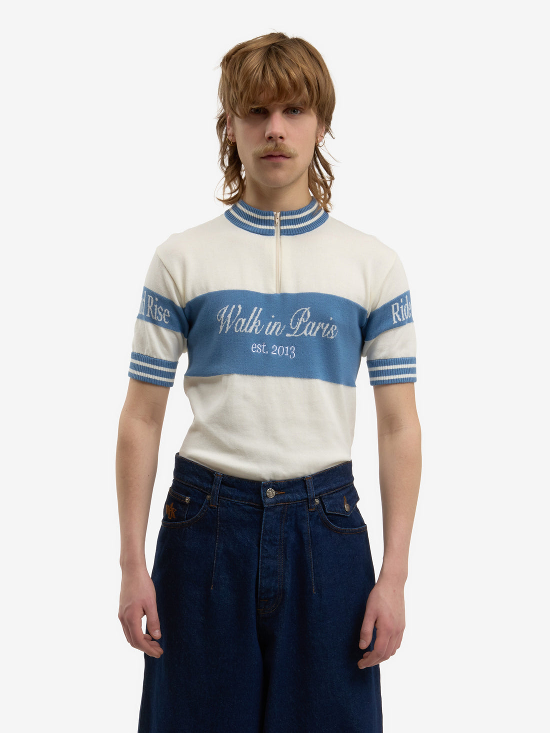 Le maillot de cycliste en maille bleu