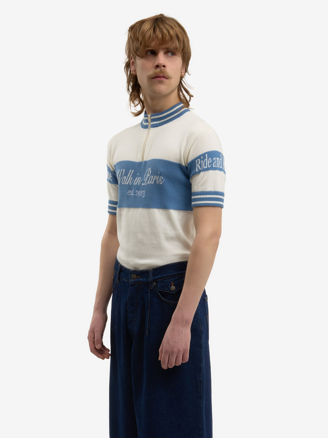Le maillot de cycliste en maille bleu