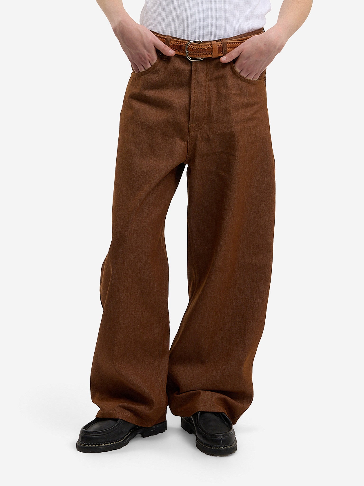 Le pantalon baggy en denim marron 4