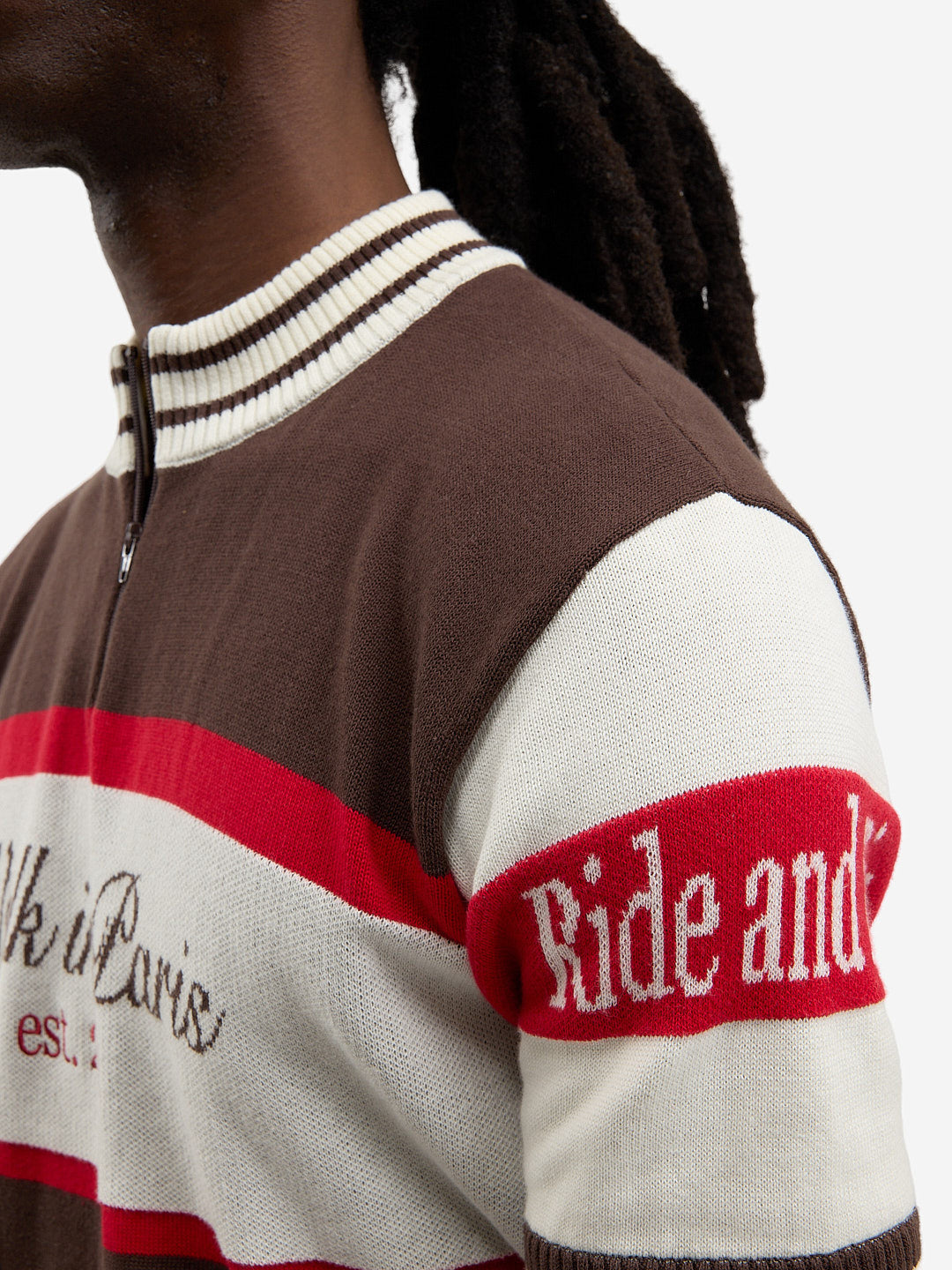 Le maillot de cycliste en maille marron
