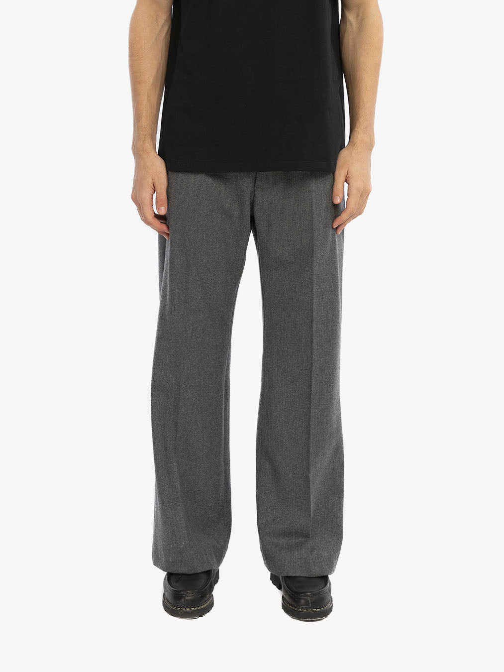 The gray flared suit pants 3
