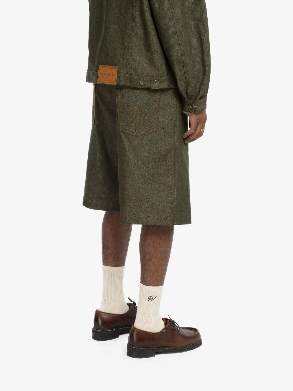 Le short baggy en denim brut vert