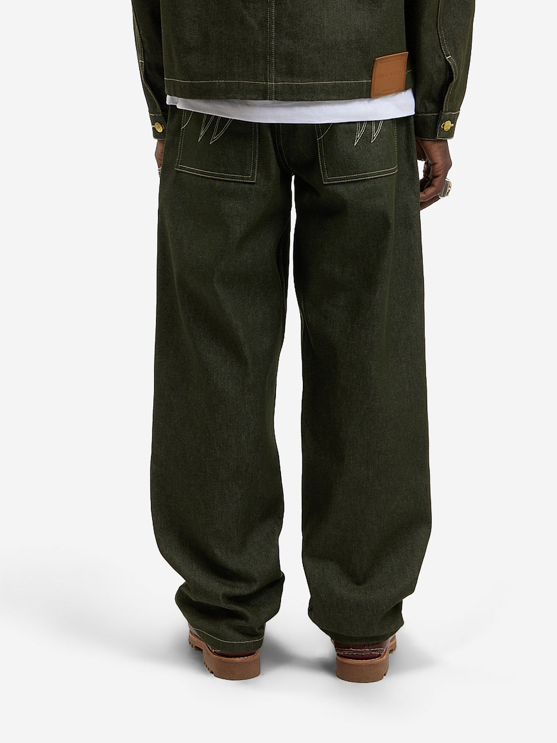 Le pantalon du menuisier en denim vert