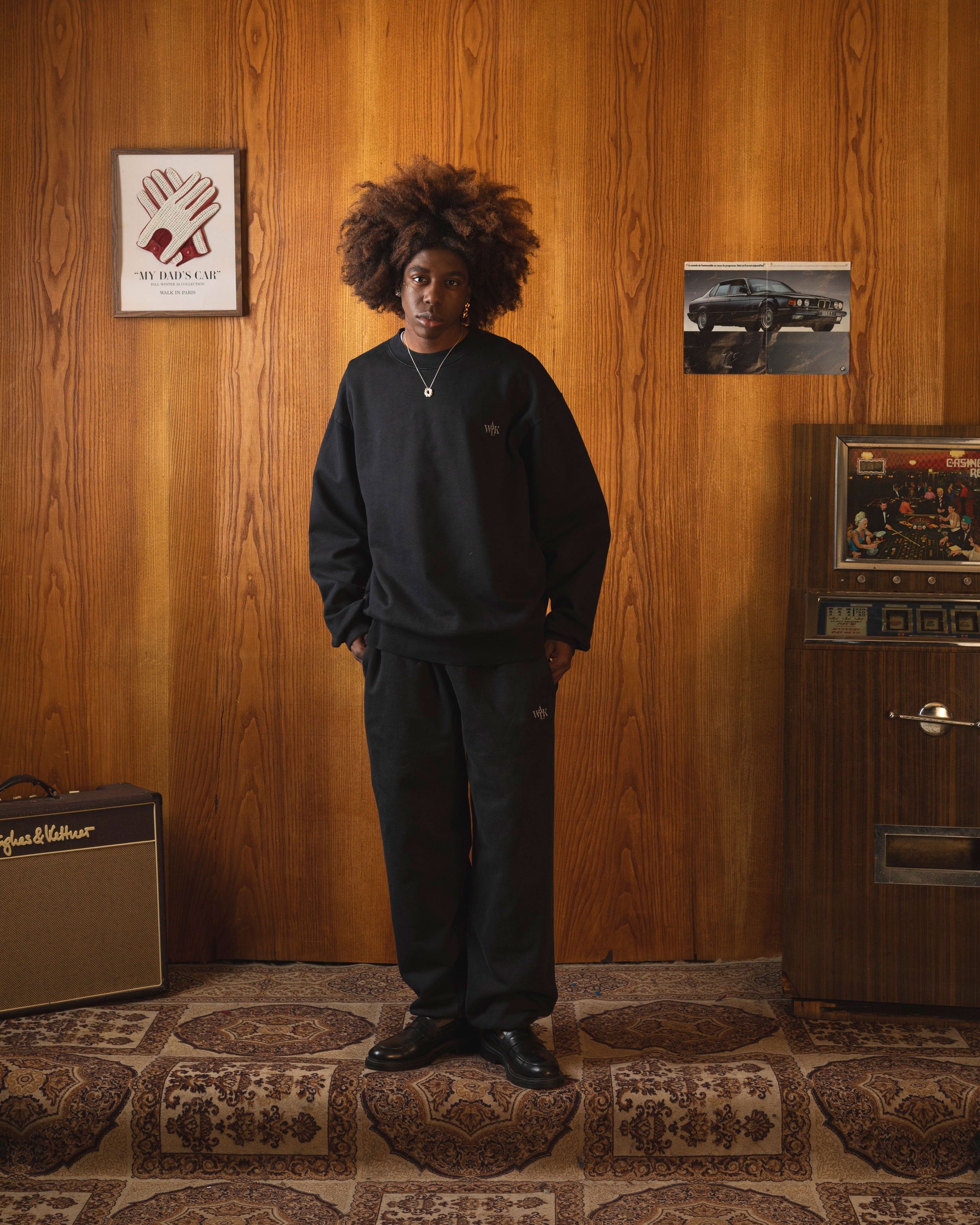 Le sweatshirt noir ébène 2