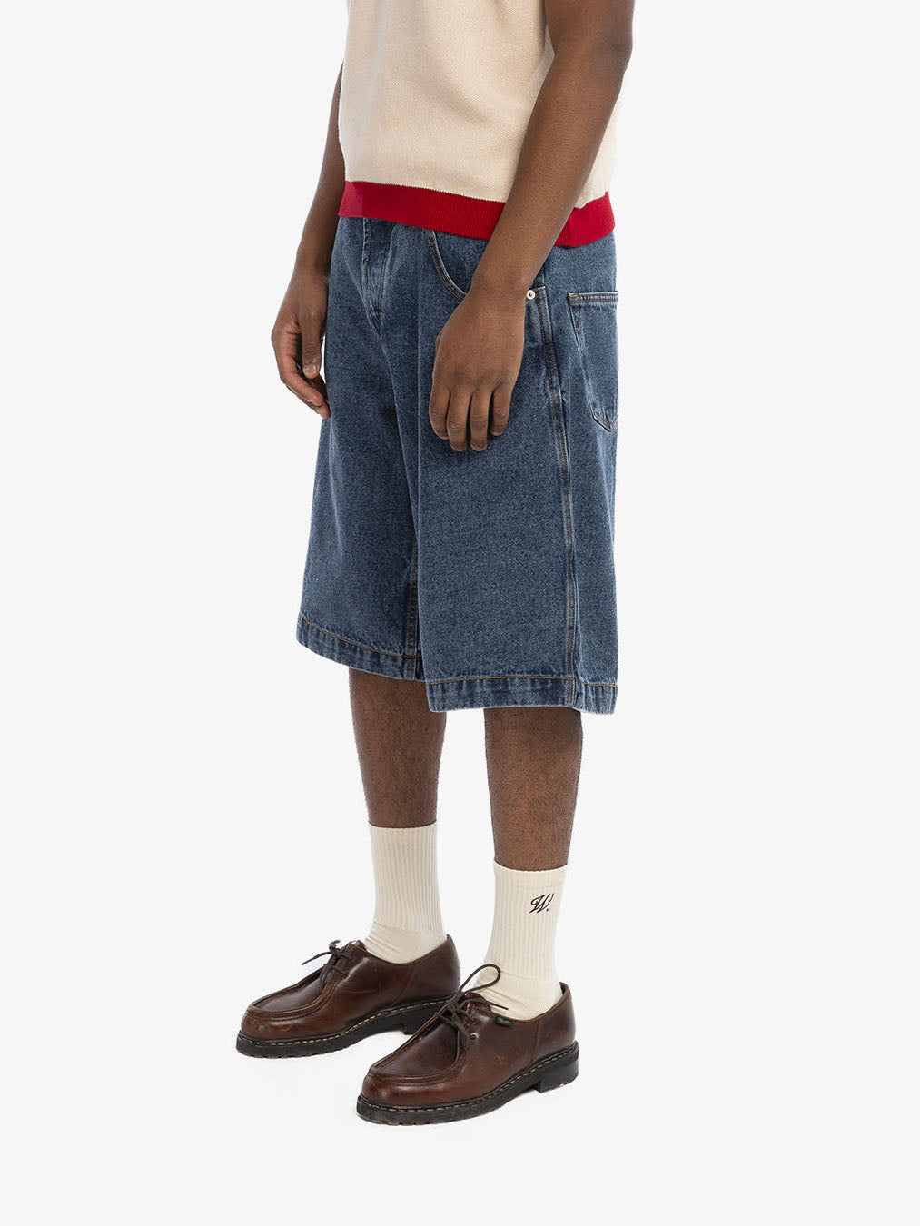 Le short en jean baggy azur