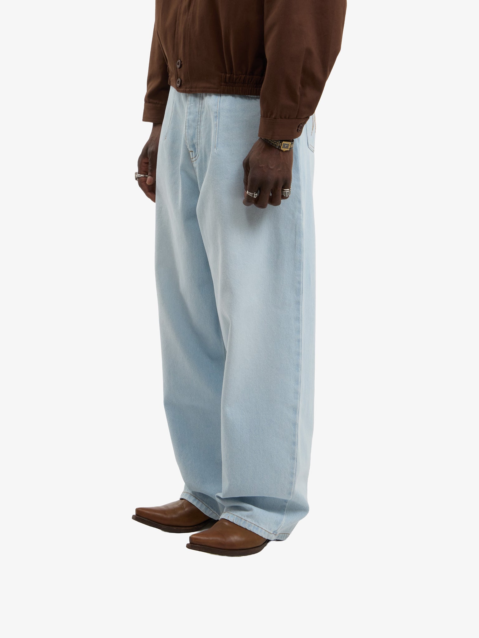 Le pantalon ballon en denim clair délavé 6