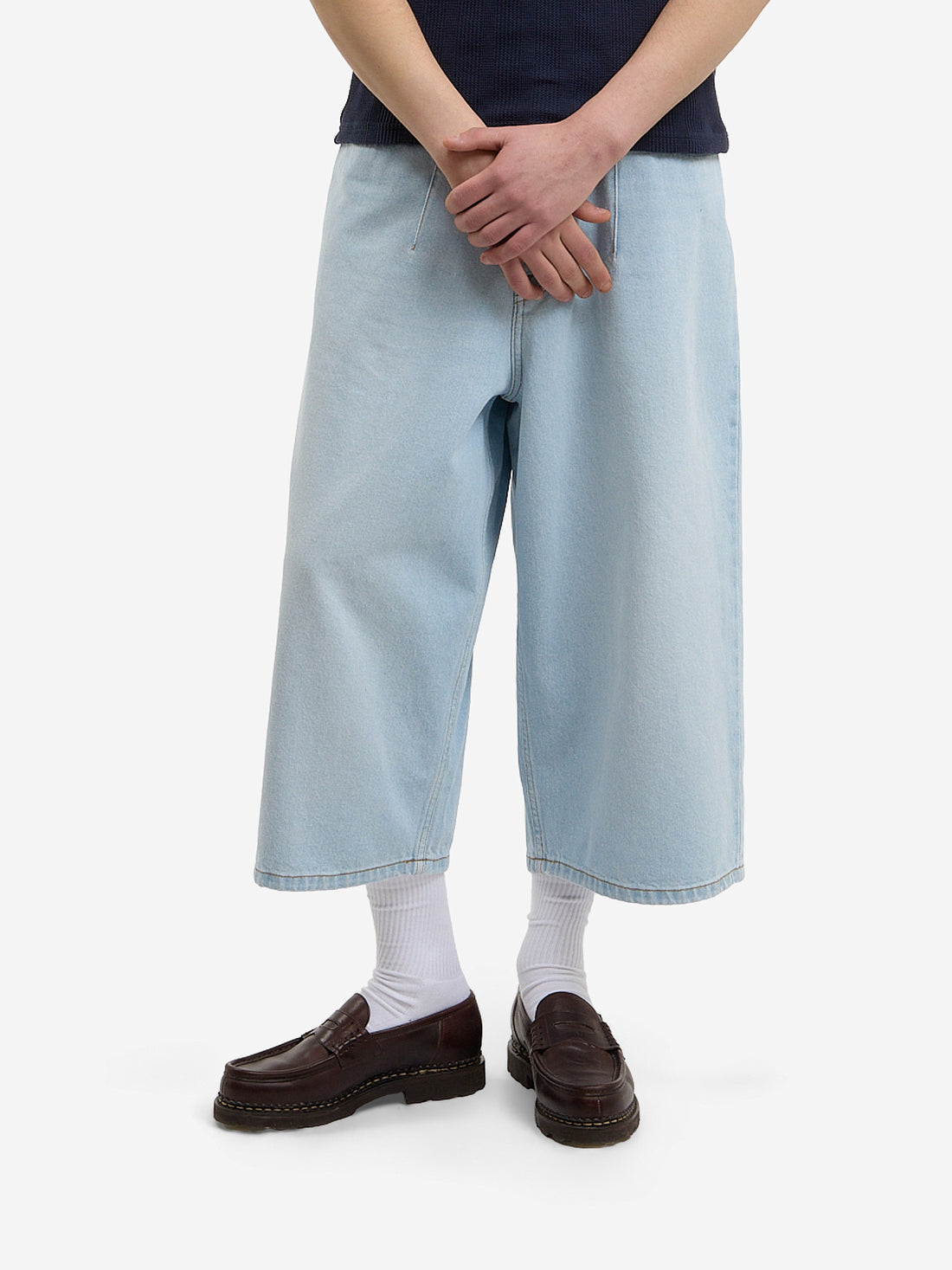 Le short ballon en denim clair délavé