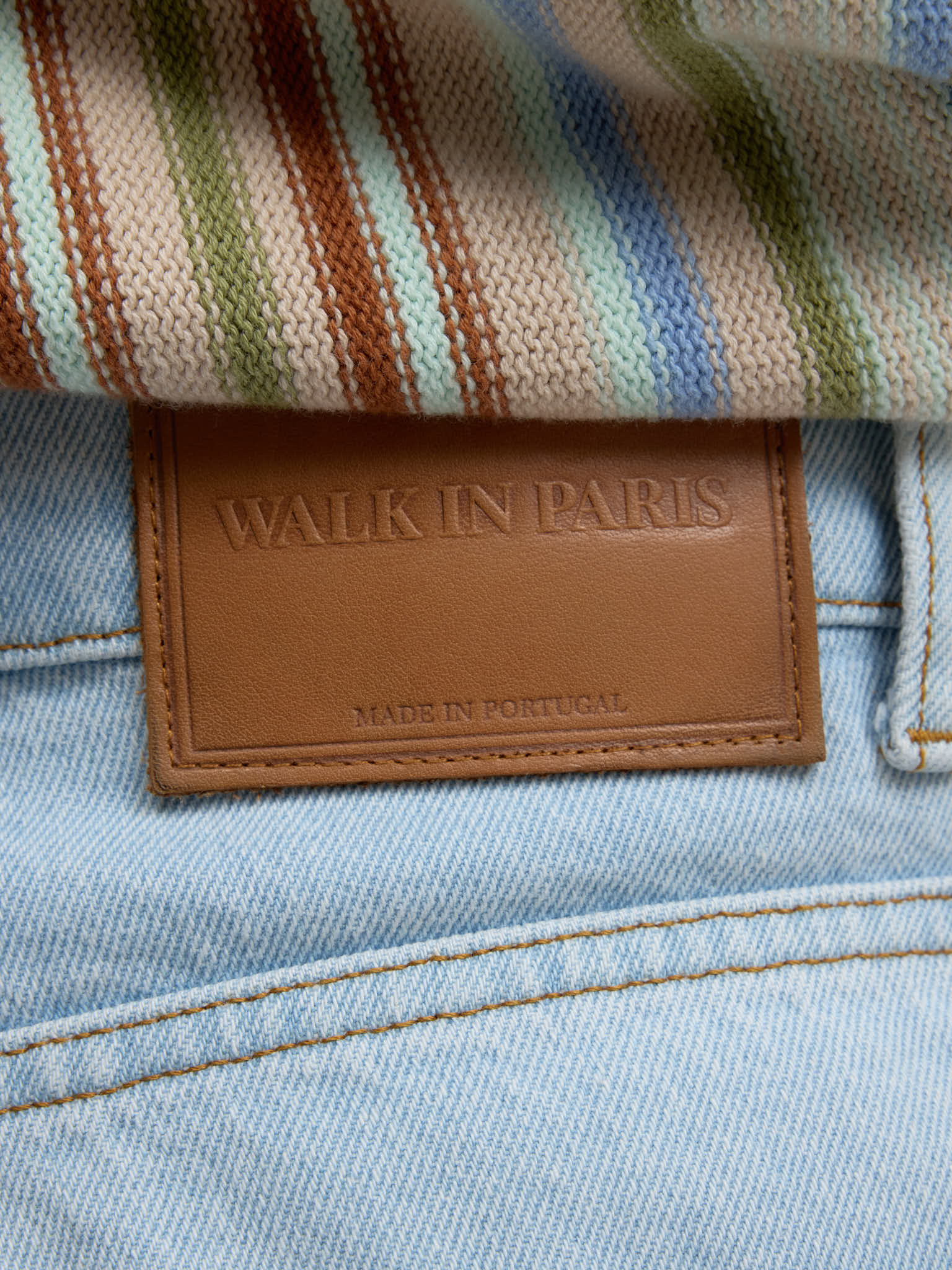 Le short ballon en denim clair délavé 8