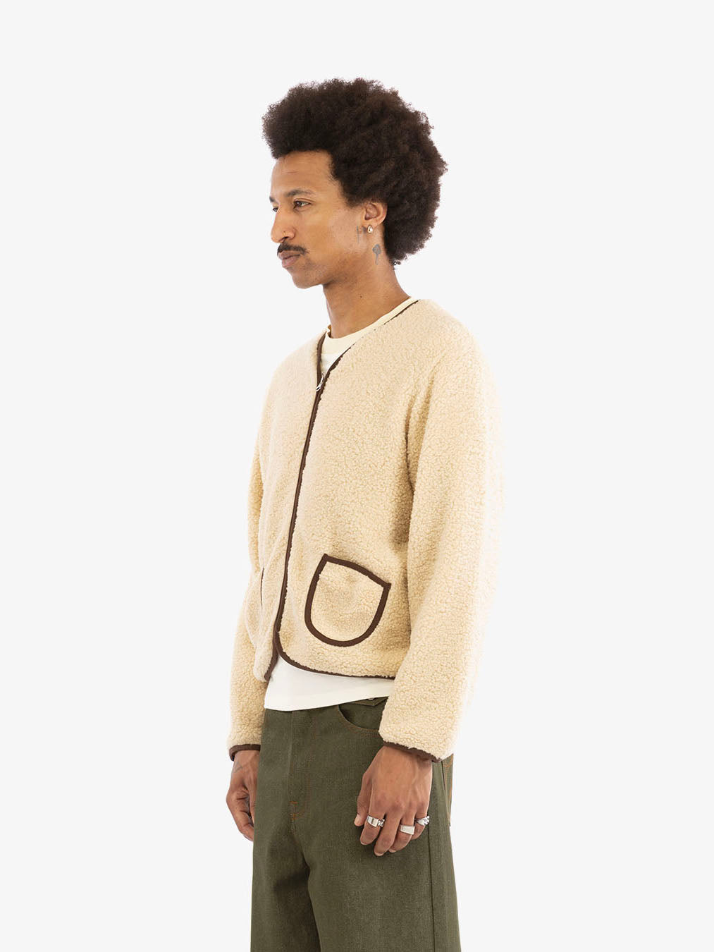 The beige shepherd's jacket with long sleeves 3