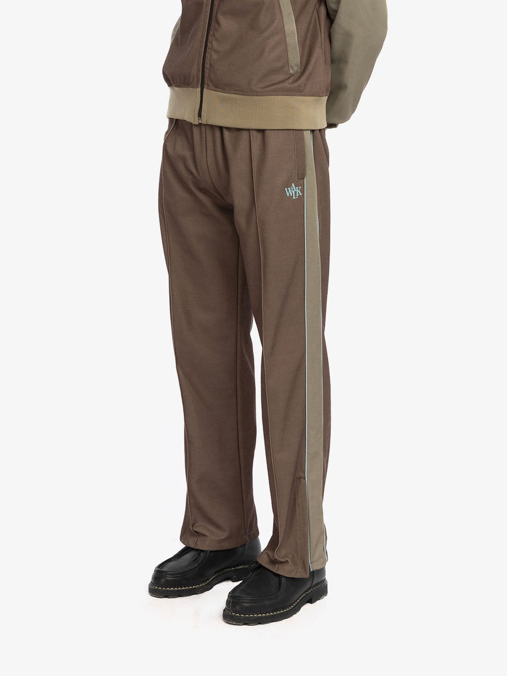 Le pantalon de jogging acajou