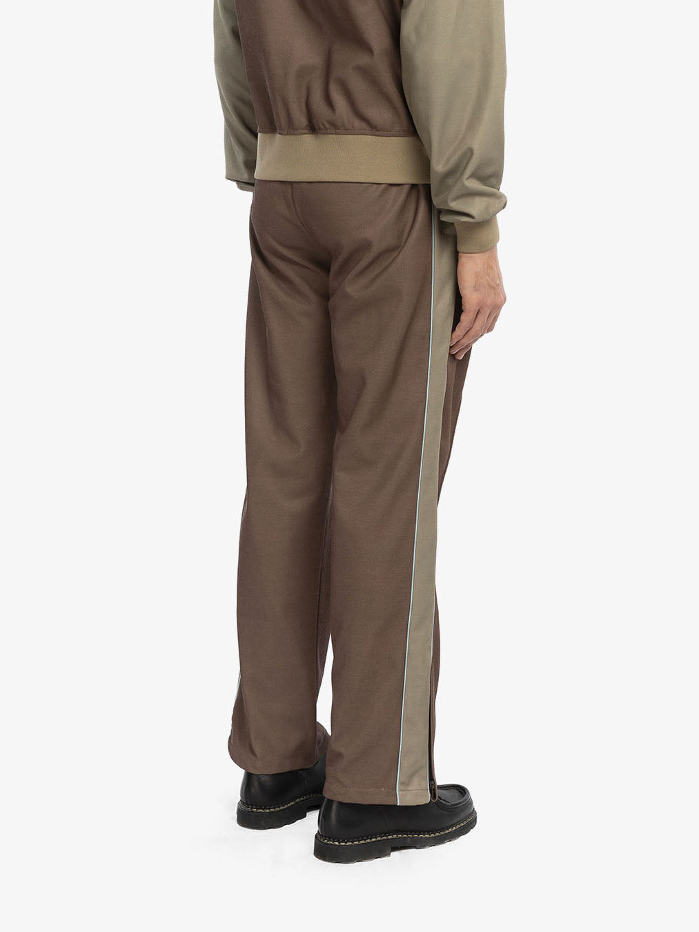 Le pantalon de jogging acajou