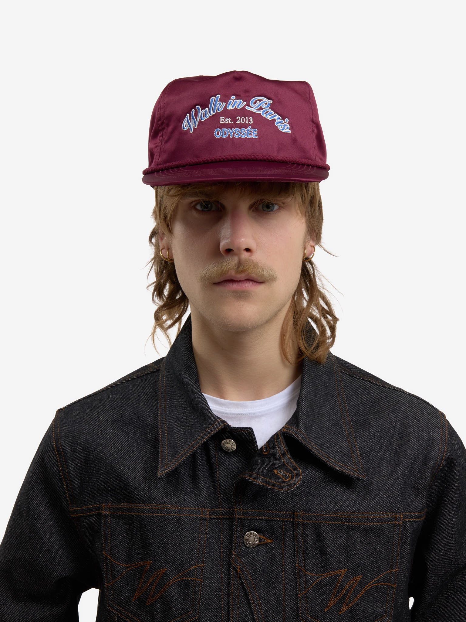 The Odyssée satin burgundy cap 7