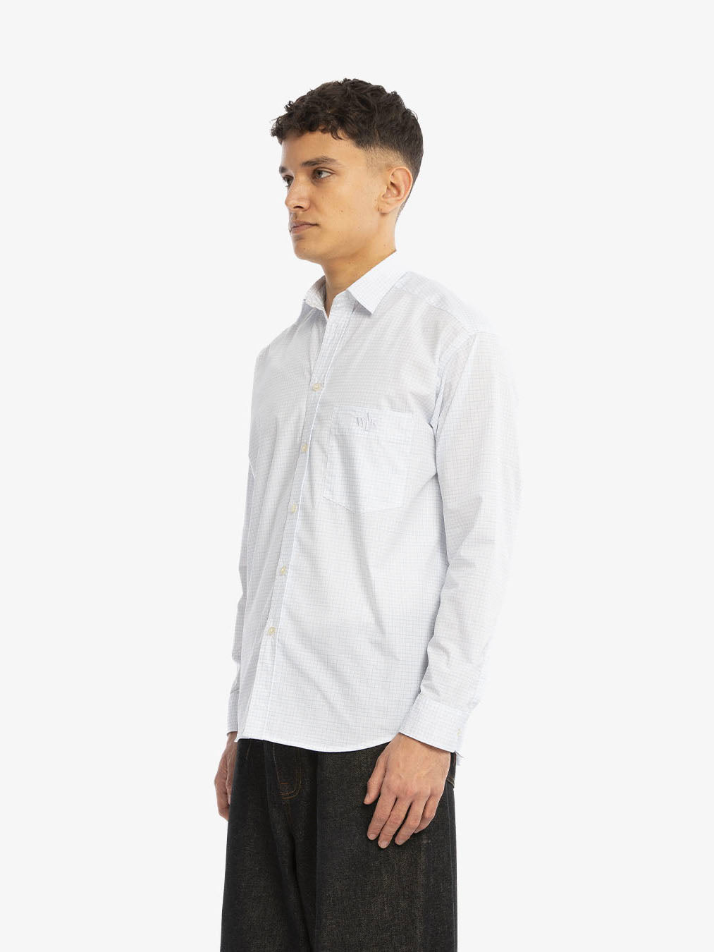 The long-sleeved checked shirt