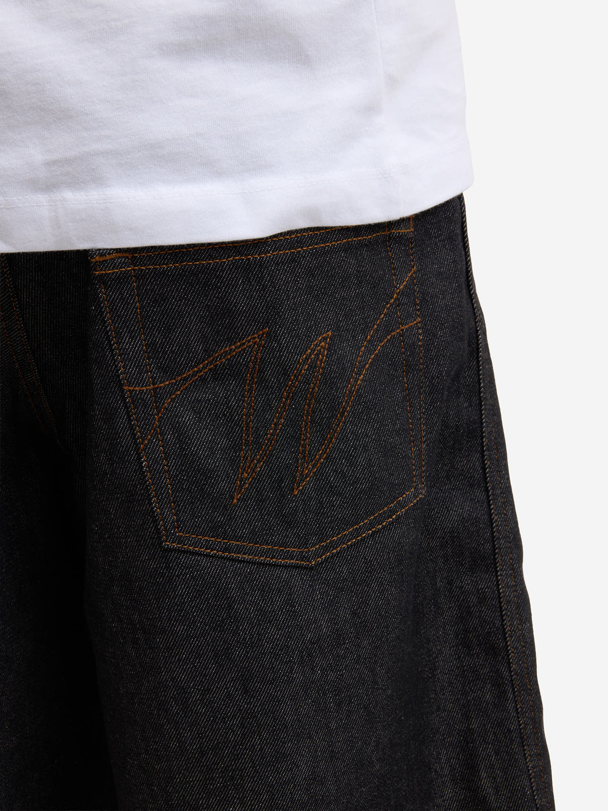 Le short baggy en denim brut