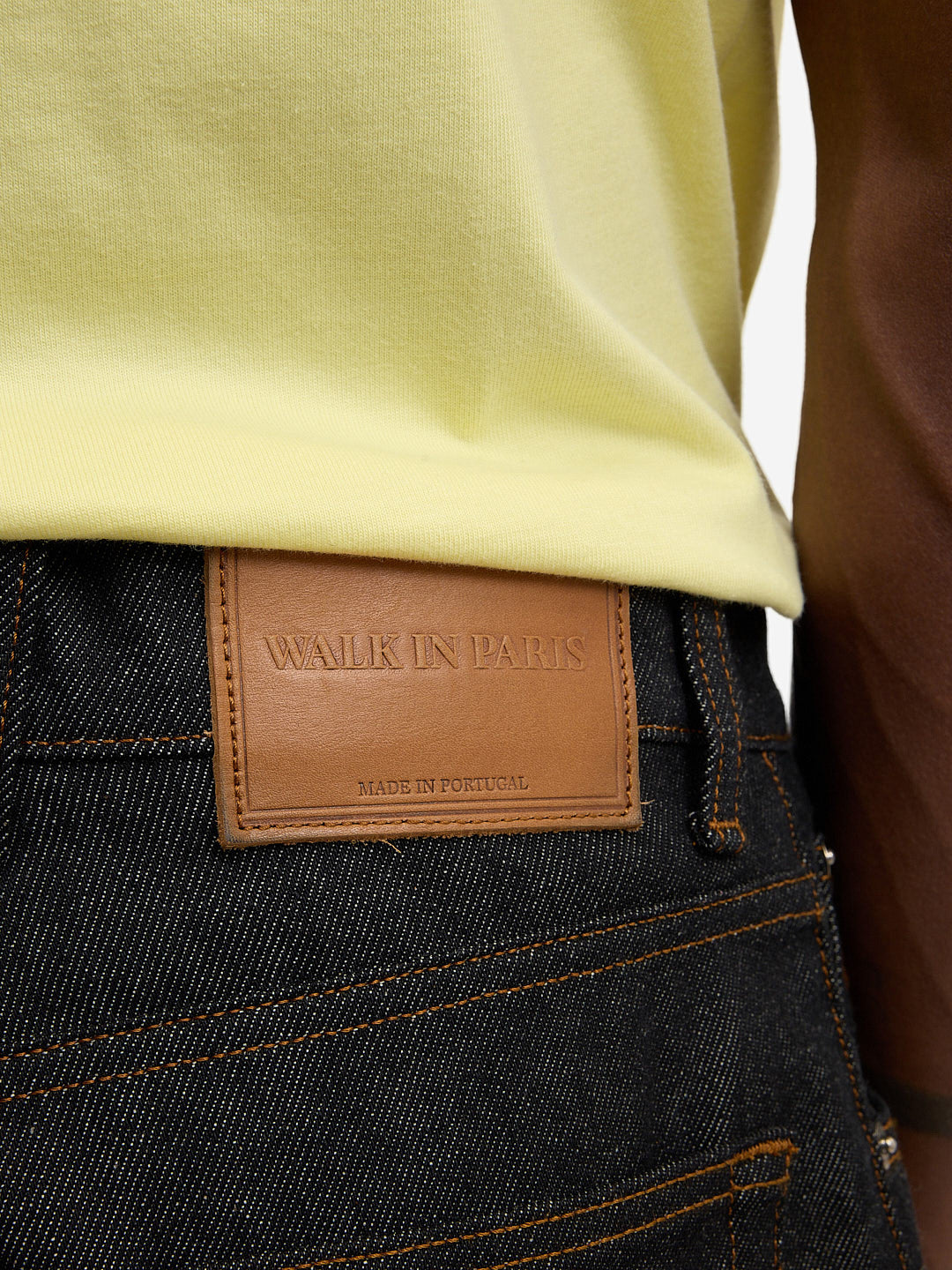 Le short ballon en denim brut