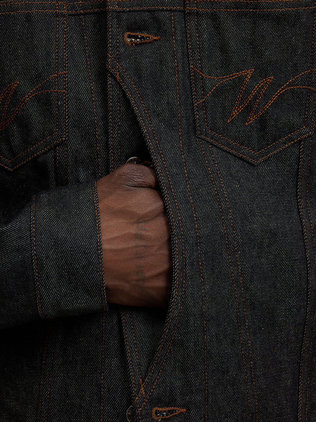 La veste du postier en denim brut