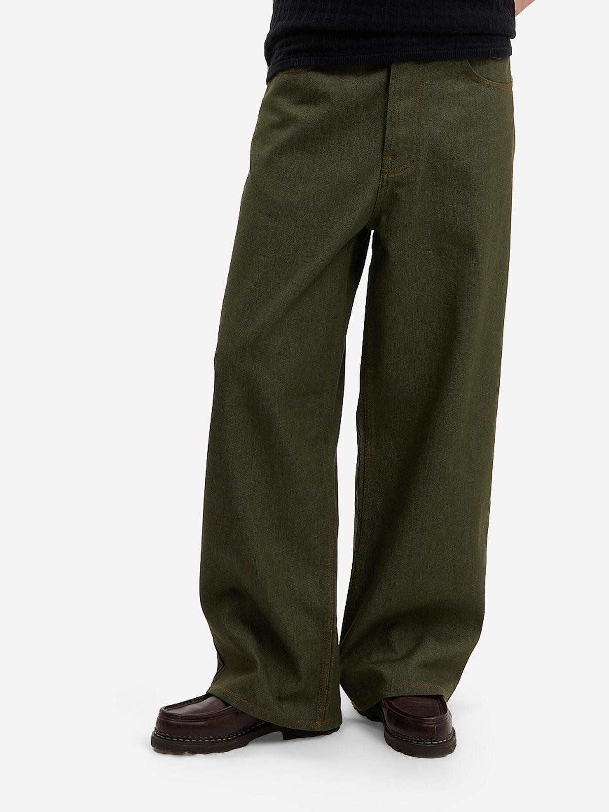 Le pantalon baggy en denim brut vert