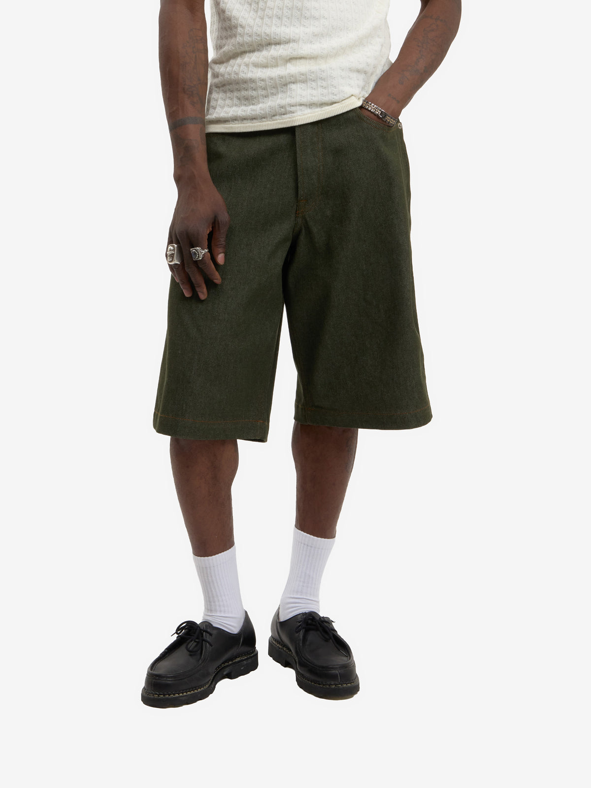Le short baggy en denim brut vert