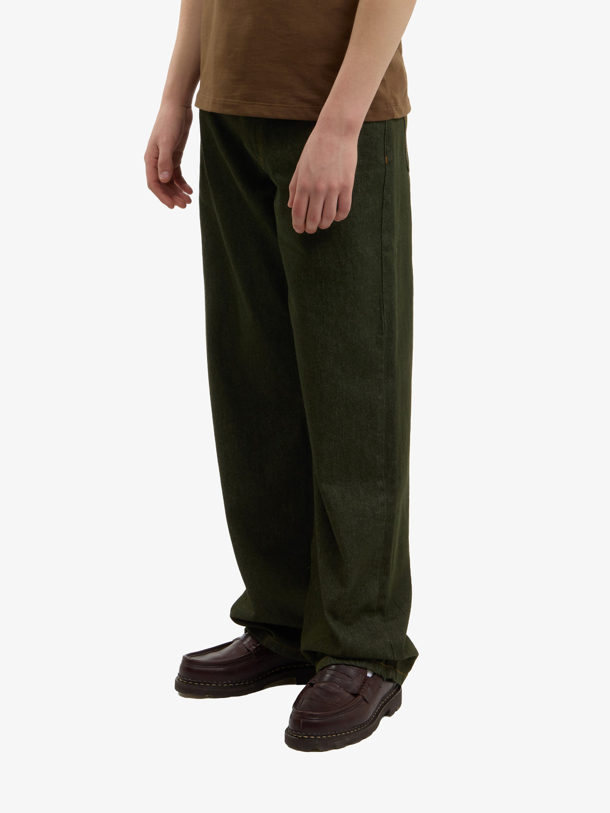 Le pantalon regular en denim vert