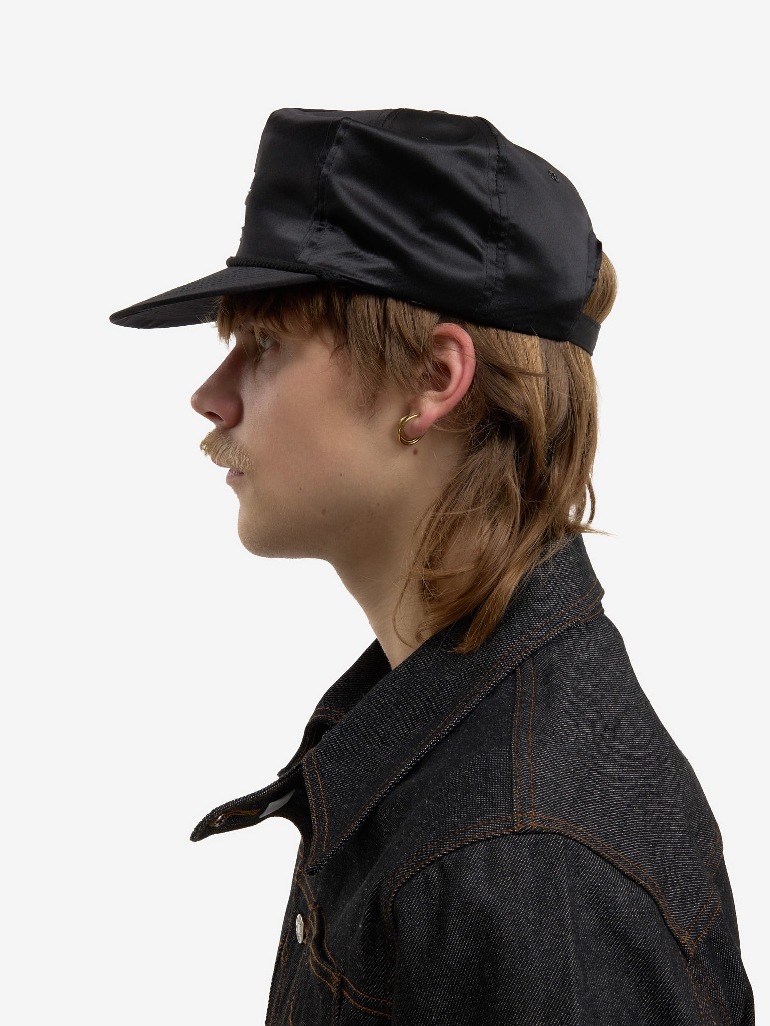 The Signature cap in black satin 6